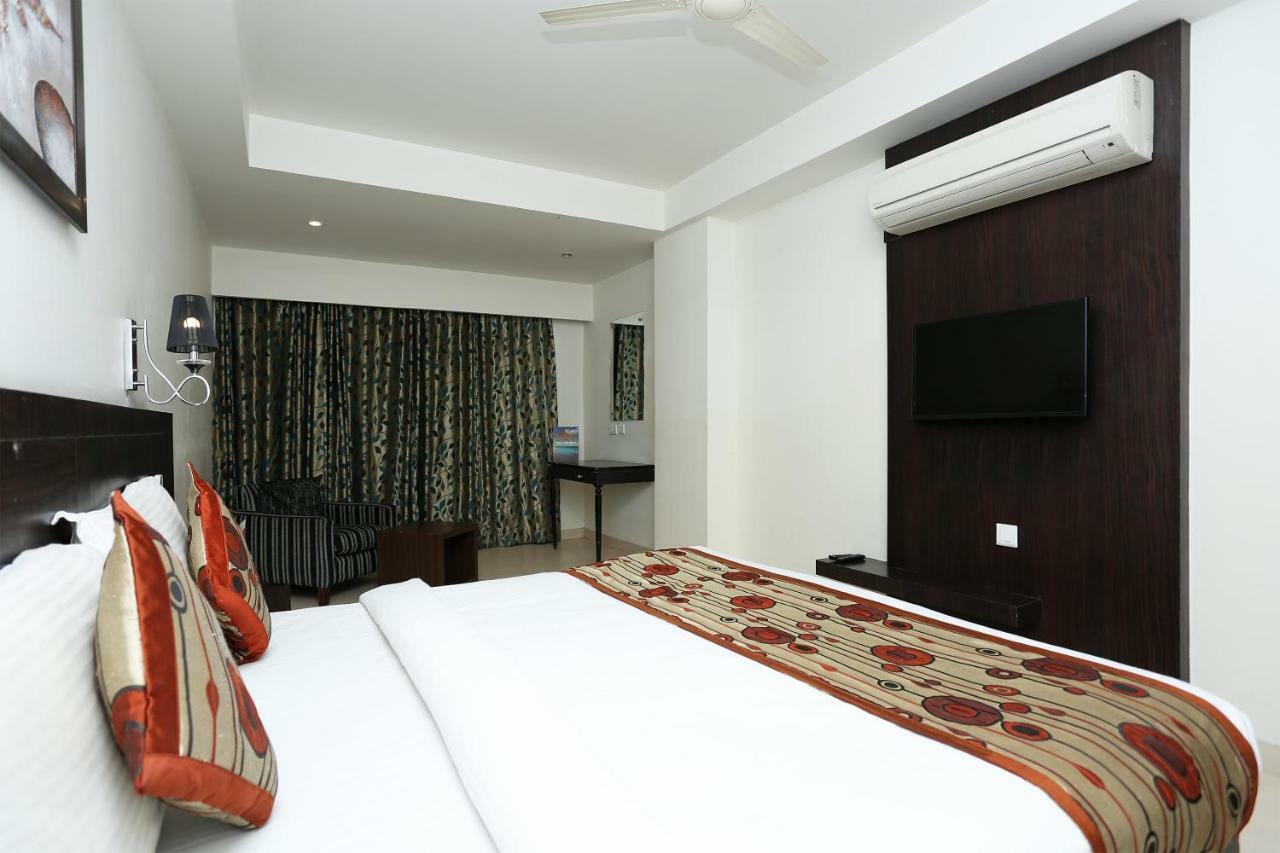 Capital O 3600 Hotel Royal Windsor Kathgodam ภายนอก รูปภาพ