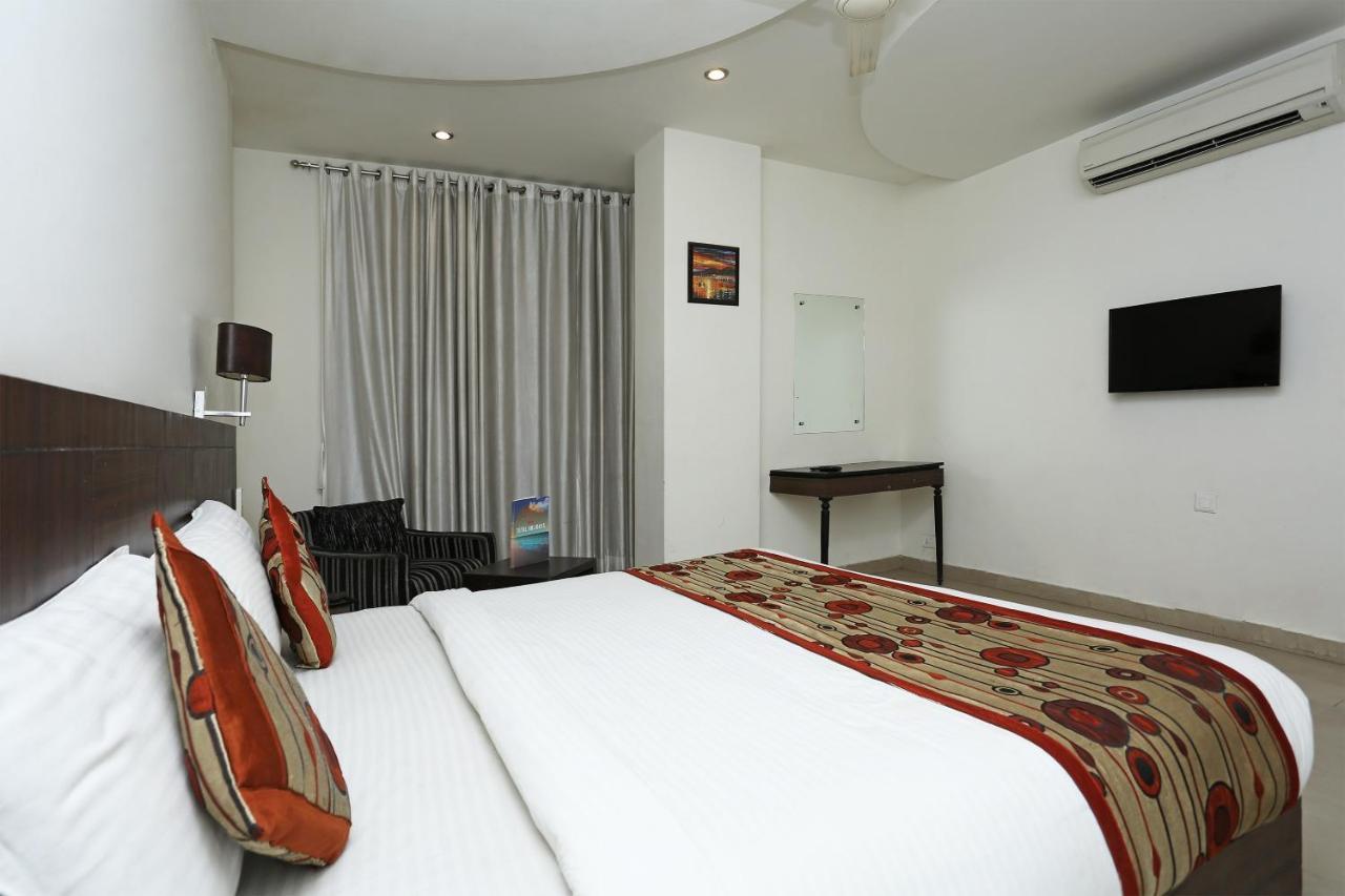 Capital O 3600 Hotel Royal Windsor Kathgodam ภายนอก รูปภาพ